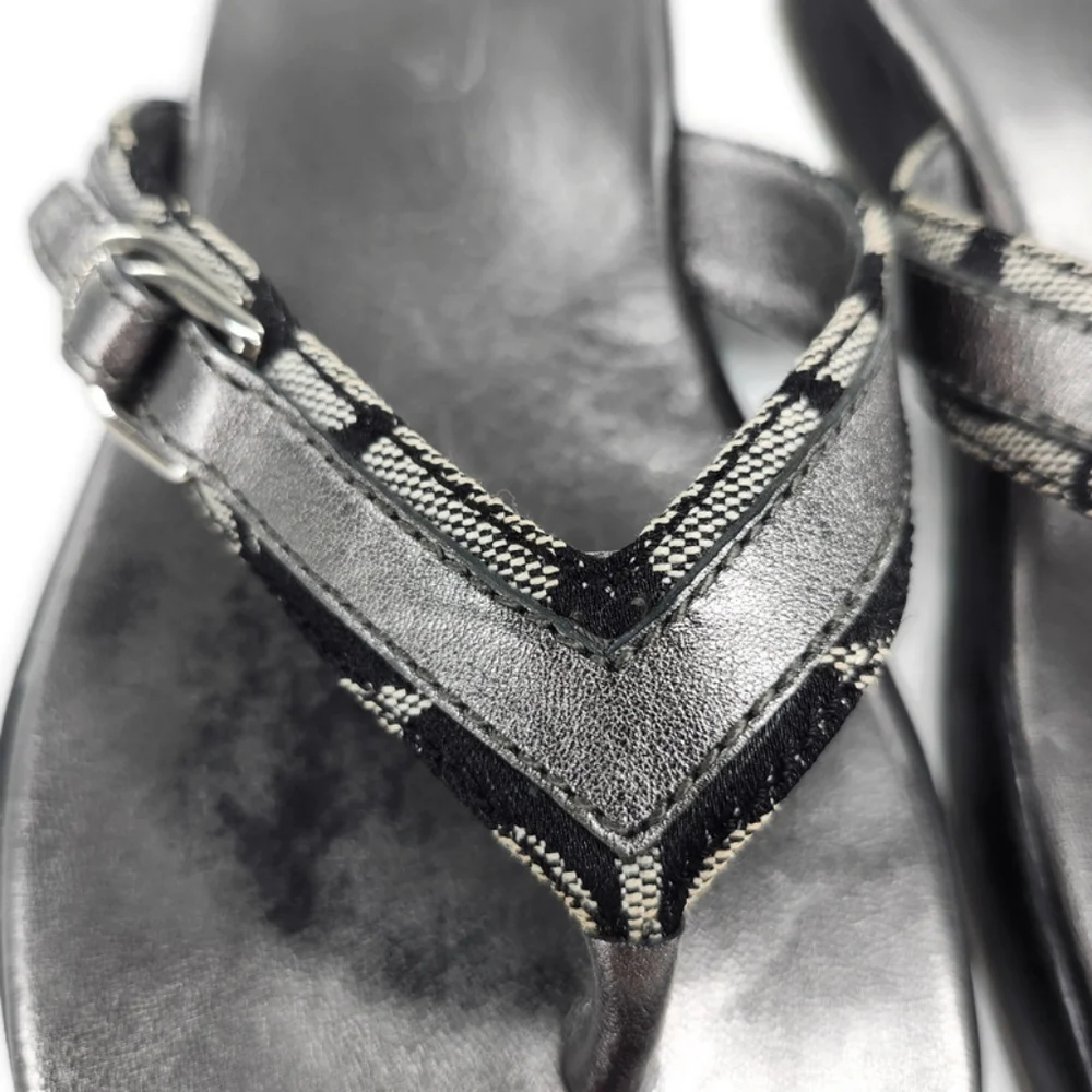 Coach Lindsey Black & White Jacquard Gunmetal Silver Leather Flip-Flop Sandals